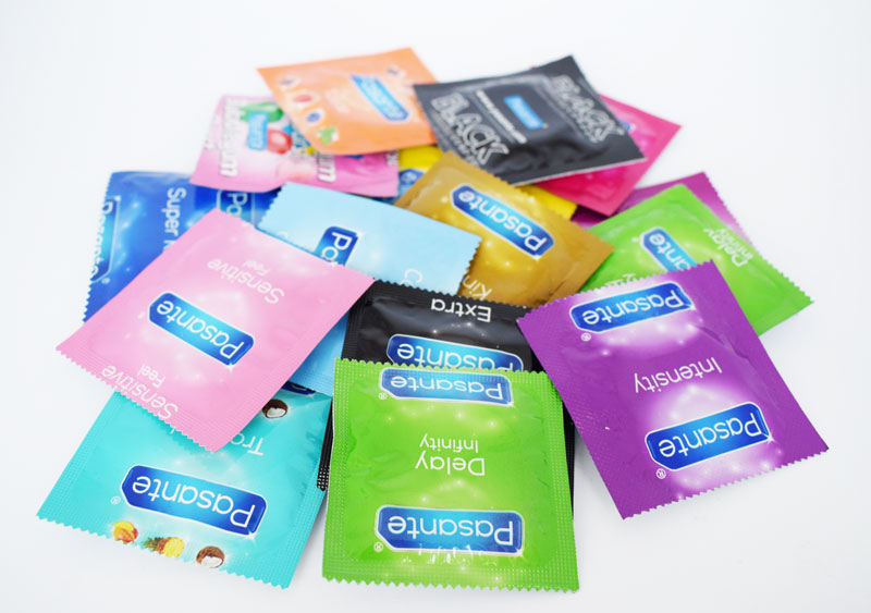 prezervativ colorat